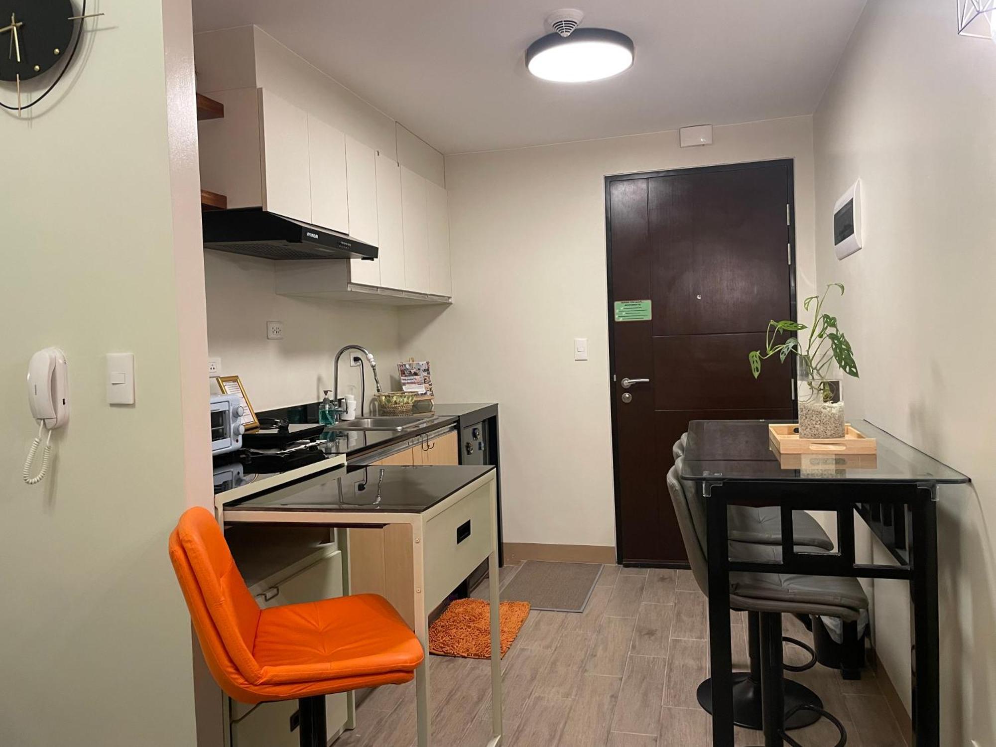 Condo Home With Fast Wifi In Bacolod City Exterior photo